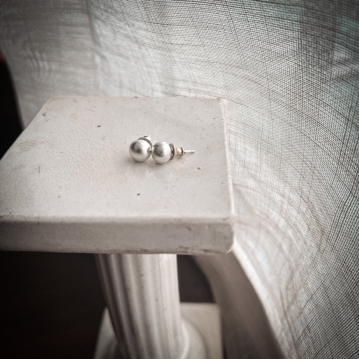 Bottone Stud Earrings - Matte Silver