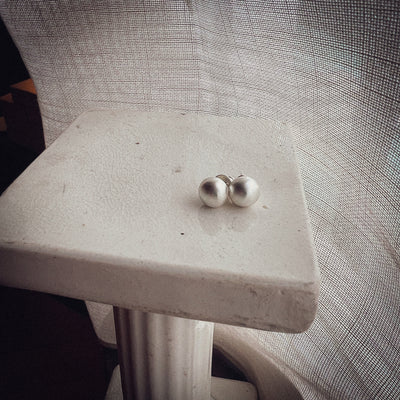Bottone Stud Earrings - Matte Silver