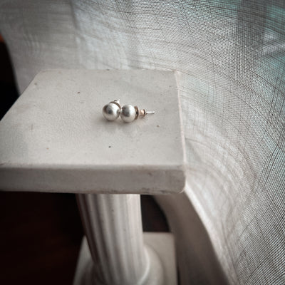 Bottone Stud Earrings - Matte Silver