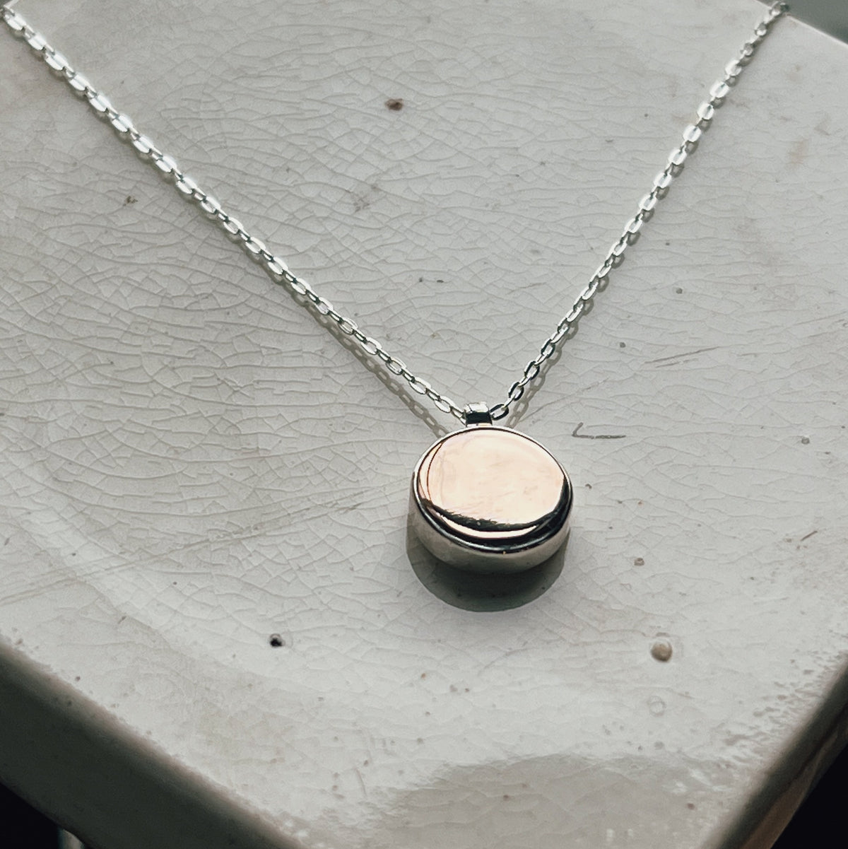Comoda Necklace - Bronze