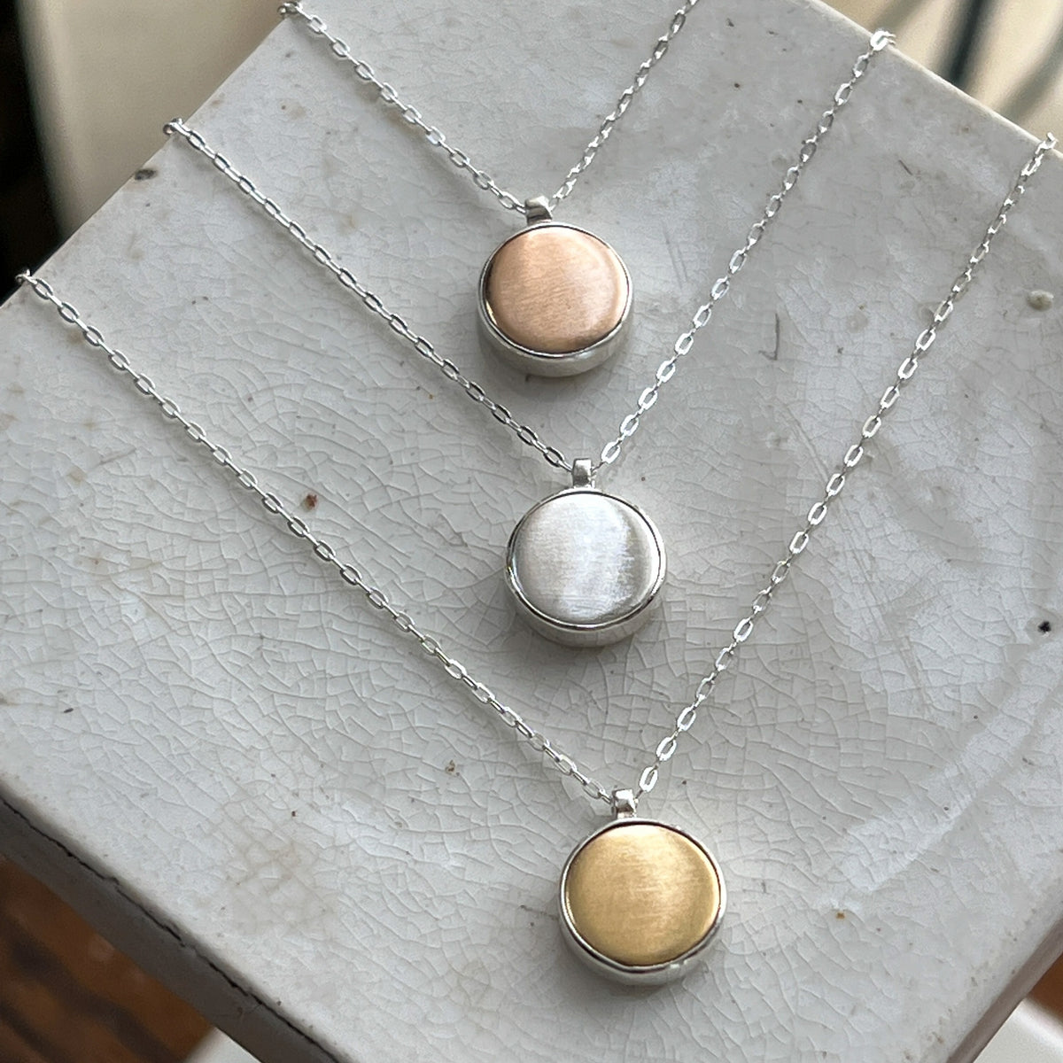 Comoda Necklace - Brushed Brass