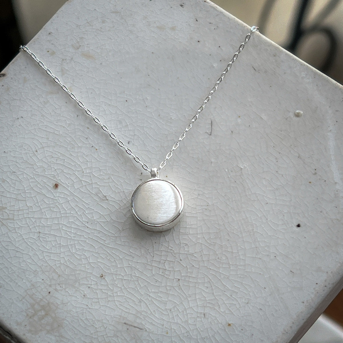 Comoda Necklace - Brushed Silver